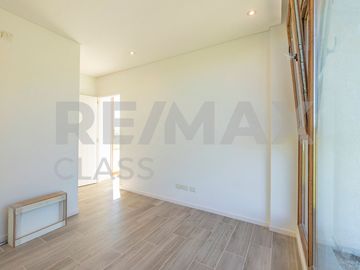 VENTA - CASA A ESTRENAR FRENTE A LA CANCHA DE POLO