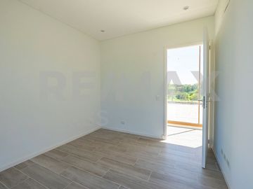 VENTA - CASA A ESTRENAR FRENTE A LA CANCHA DE POLO