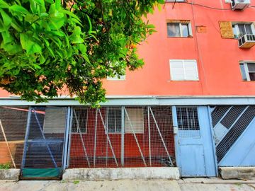 Venta Dpto 4 amb con patio en Barrio SI Boulogne