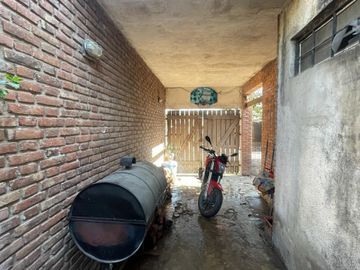VENTA CASA 4 AMB. EL TALAR CON PILETA Y COCHERA