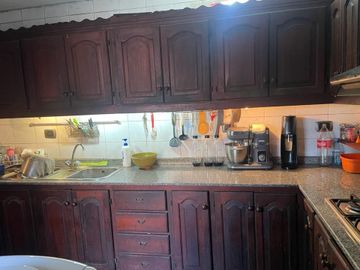 VENTA CASA 4 AMB. EL TALAR CON PILETA Y COCHERA