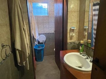 VENTA CASA 4 AMB. EL TALAR CON PILETA Y COCHERA