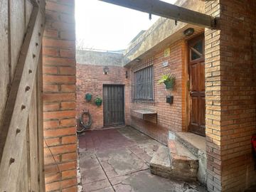 VENTA CASA 4 AMB. EL TALAR CON PILETA Y COCHERA