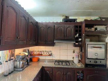 VENTA CASA 4 AMB. EL TALAR CON PILETA Y COCHERA