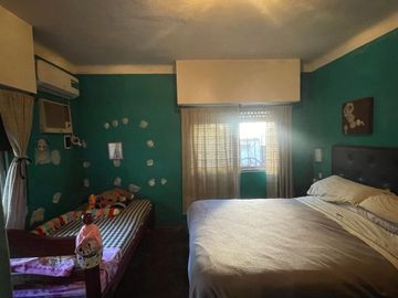VENTA CASA 4 AMB. EL TALAR CON PILETA Y COCHERA