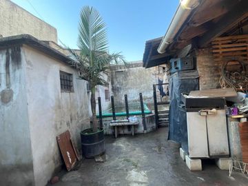 VENTA CASA 4 AMB. EL TALAR CON PILETA Y COCHERA