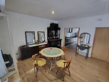 IMPORTANTE CHALET EN HURLINGHAM CON GRAN PILETA