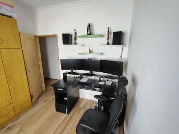 IMPORTANTE CHALET EN HURLINGHAM CON GRAN PILETA