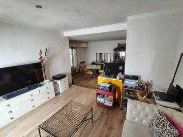 IMPORTANTE CHALET EN HURLINGHAM CON GRAN PILETA