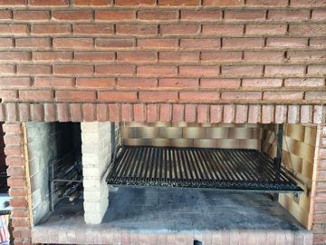 IMPORTANTE CHALET EN HURLINGHAM CON GRAN PILETA