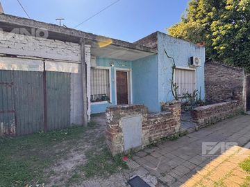 432m2 terreno con casa 3 amb/a refacc, José León Suarez