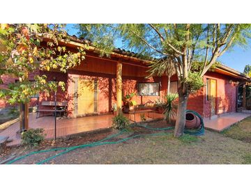 Vende Parcela de Agrado 4D 3B con piscina en Calle Larga