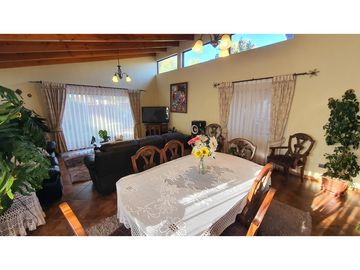 Vende Parcela de Agrado 4D 3B con piscina en Calle Larga