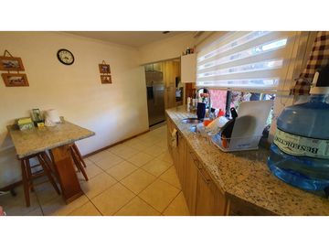 Vende Parcela de Agrado 4D 3B con piscina en Calle Larga