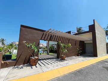 CASA EN VENTA EN FRACC, LOMAS DE LA RIOJA. RIVIERA VERACRUZANA, ALVARADO,