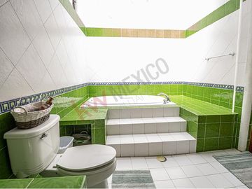 CASA EN RENTA PRIVADA VERGEL SOBRE AVENIDA CHAPULTEPEC FRENTE AL PARQUE TANGAMANGA