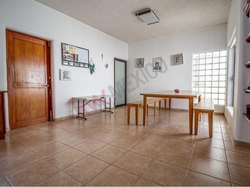 CASA EN RENTA PRIVADA VERGEL SOBRE AVENIDA CHAPULTEPEC FRENTE AL PARQUE TANGAMANGA