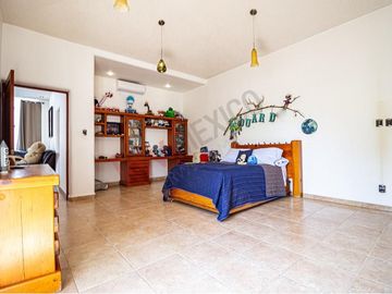 CASA EN RENTA PRIVADA VERGEL SOBRE AVENIDA CHAPULTEPEC FRENTE AL PARQUE TANGAMANGA