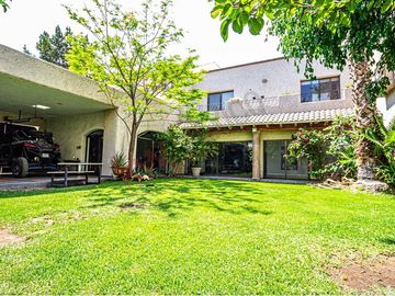 CASA EN RENTA PRIVADA VERGEL SOBRE AVENIDA CHAPULTEPEC FRENTE AL PARQUE TANGAMANGA