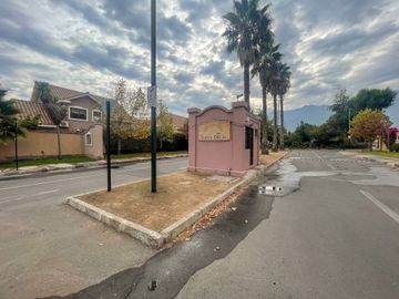 CASA EN VENTA 4 HAB 3 BAÑOS Y 2 ESTAC - SANTA DELIA