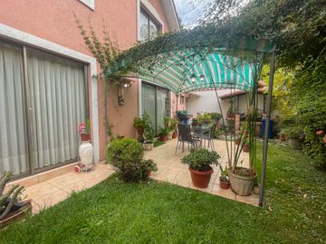 CASA EN VENTA 4 HAB 3 BAÑOS Y 2 ESTAC - SANTA DELIA