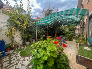 CASA EN VENTA 4 HAB 3 BAÑOS Y 2 ESTAC - SANTA DELIA