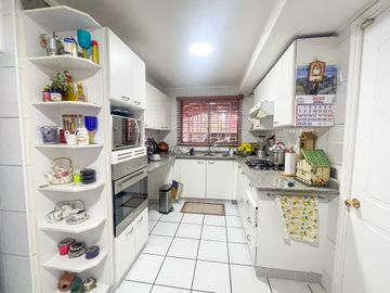 CASA EN VENTA 4 HAB 3 BAÑOS Y 2 ESTAC - SANTA DELIA