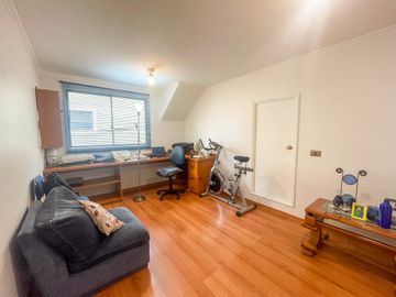CASA EN VENTA 4 HAB 3 BAÑOS Y 2 ESTAC - SANTA DELIA