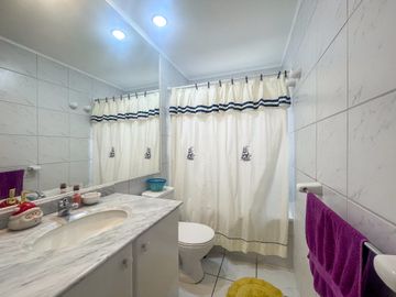 CASA EN VENTA 4 HAB 3 BAÑOS Y 2 ESTAC - SANTA DELIA