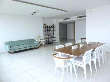 Amplio Apartamento en Ph Altamar con Vista al Mar