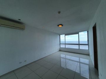 Amplio Apartamento en Ph Altamar con Vista al Mar