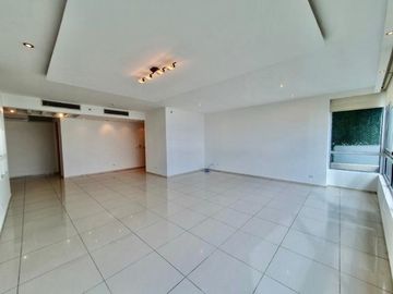Amplio Apartamento en Ph Altamar con Vista al Mar