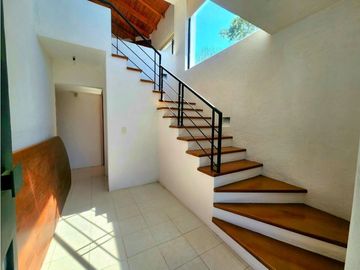 CASA EN VENTA,  VALLE DE BRAVO.