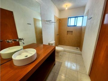 CASA EN VENTA,  VALLE DE BRAVO.