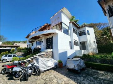 CASA EN VENTA,  VALLE DE BRAVO.
