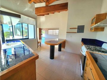 CASA EN VENTA,  VALLE DE BRAVO.