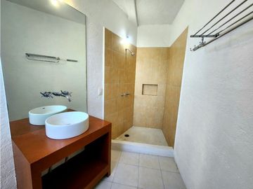 CASA EN VENTA,  VALLE DE BRAVO.