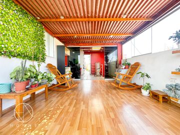 Duplex mas terraza en San Juan de Miraflores a espaldas del Mall Atocongo