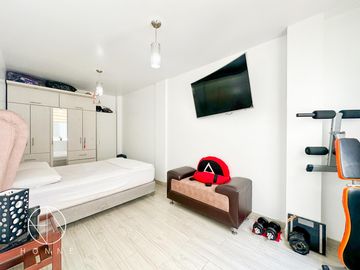 Duplex mas terraza en San Juan de Miraflores a espaldas del Mall Atocongo