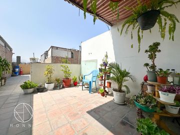 Duplex mas terraza en San Juan de Miraflores a espaldas del Mall Atocongo