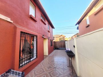 Se vende casa sector Los Bosquinos
