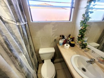 Se vende casa sector Los Bosquinos