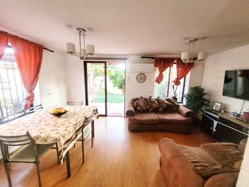 Se vende casa sector Los Bosquinos