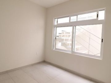 EDIFICIO DE 3 DEPARTAMENTOS EN VENTA EN MORELIA, PIEDRA LISA