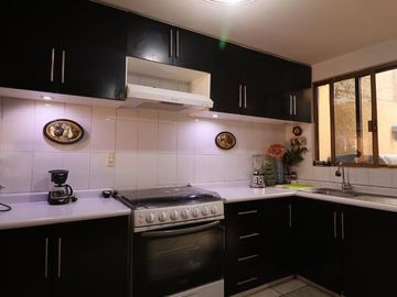 CASA EN VENTA EN MORELIA, ZONA MERCADO DE ABASTOS