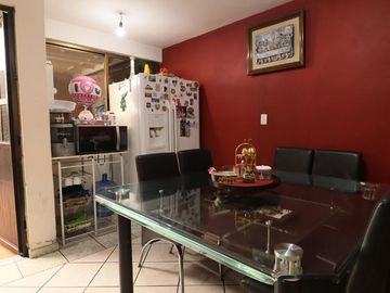 CASA EN VENTA EN MORELIA, ZONA MERCADO DE ABASTOS