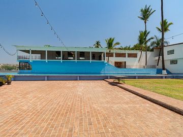 Casa en el lago de Tequesquitengo