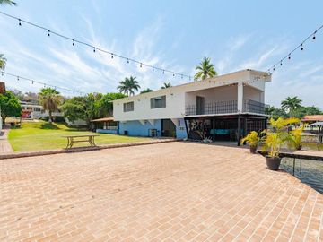 Casa en el lago de Tequesquitengo