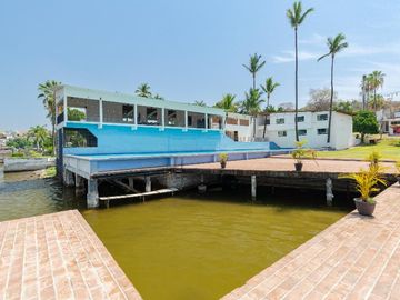 Casa en el lago de Tequesquitengo