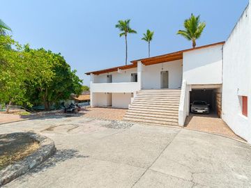 Casa en el lago de Tequesquitengo